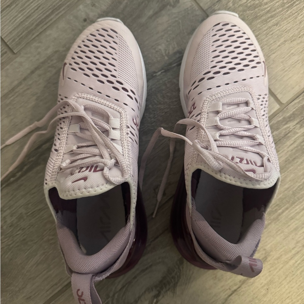 Nike Air Max 270 Size 8 Women’s Shoes